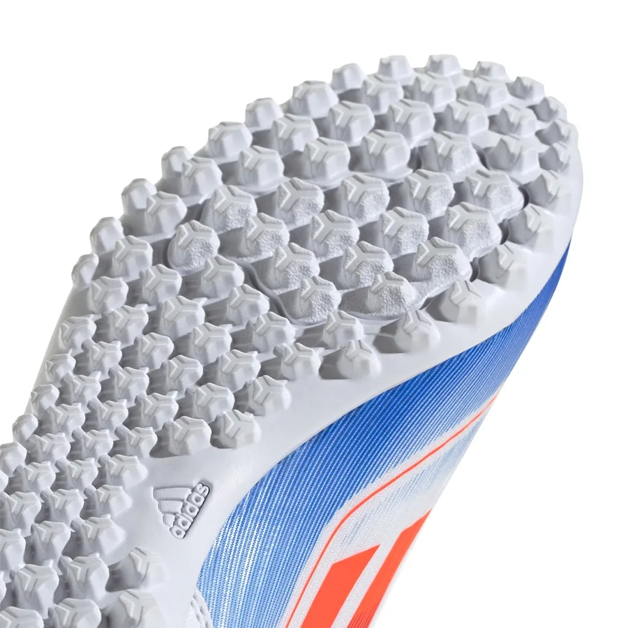 Imagen 7 de 8 de Botines adidas F50 Club Tf-BLANCO/AZUL/NARANJA