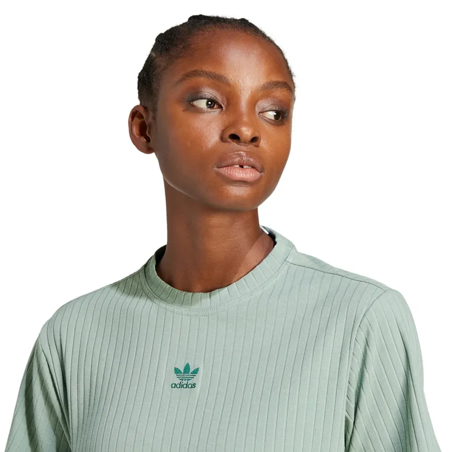 Imagen 3 de 5 de Remera adidas originals Essentials-VERDE