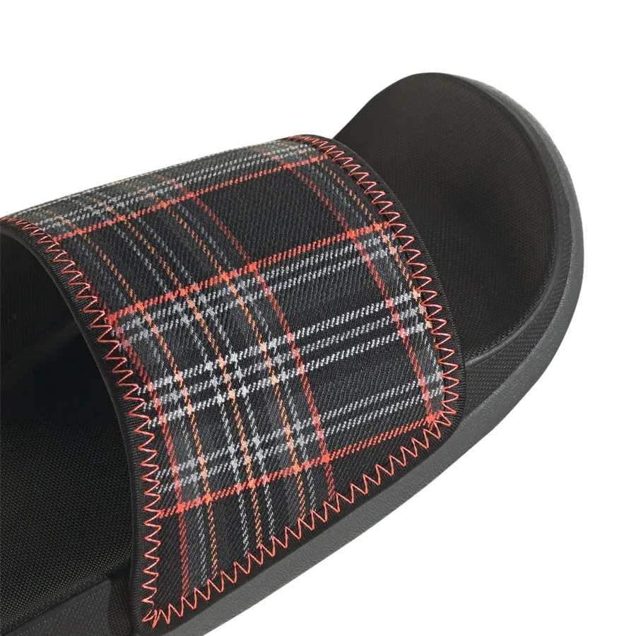 Imagen 5 de 7 de Ojotas adidas Adilette Comfort-NEGRO/ROJO