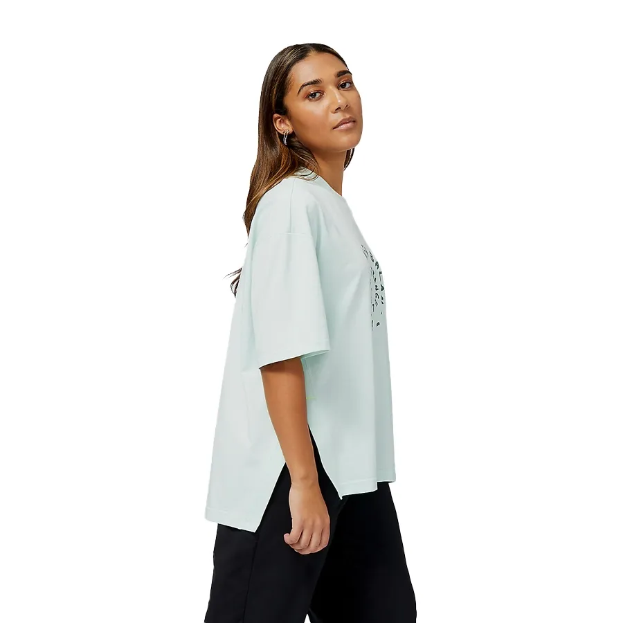 Imagen 1 de 4 de Remera New Balance At Graphic-VERDE