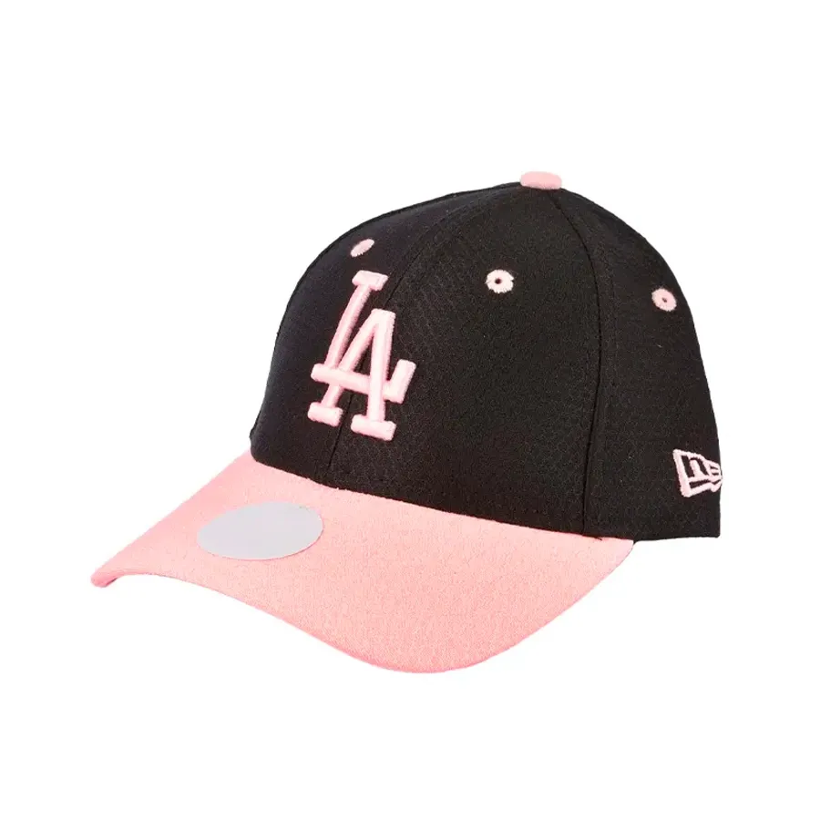 Imagen 0 de 3 de Gorra New Era 940Af-NEGRO/ROSA