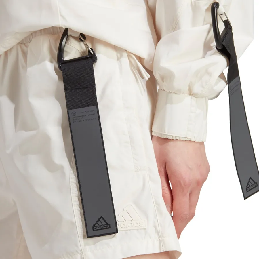 Imagen 3 de 5 de Shorts adidas City Escape-NATURAL