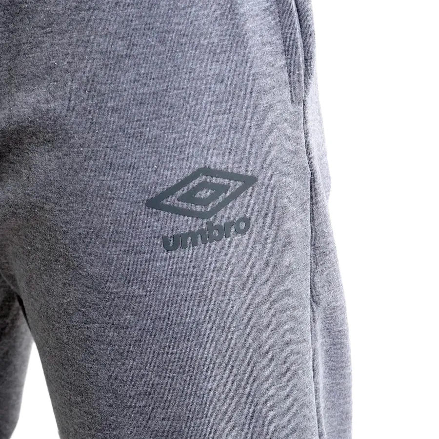 Imagen 2 de 4 de Pantalón Umbro Classic 2022-GRIS