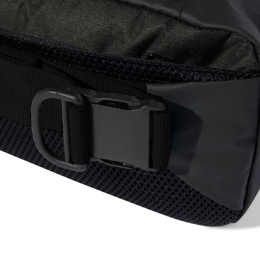 Imagen 3 de 5 de Riñonera Intelligent Packing System Mercedes-NEGRO/TURQUESA