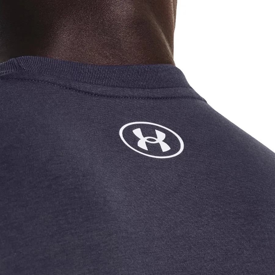 Imagen 4 de 5 de Remera Under Armour Project Rock Disruption-MARINO/VIOLETA