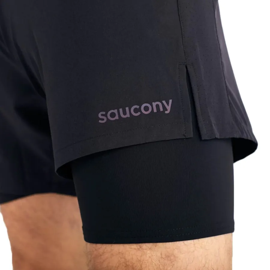 Imagen 3 de 5 de Shorts Saucony Outpace 2 en 1-NEGRO