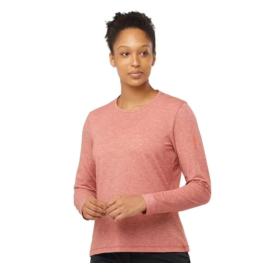 Imagen 2 de 5 de Remera Salomon Essential Lightwarm-SALMON