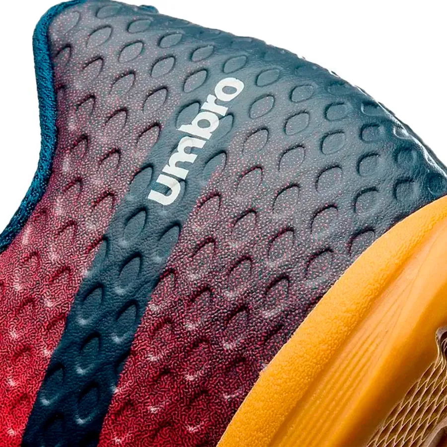 Imagen 5 de 7 de Botines Umbro Warskin-CEREZA/MARINO/BLANCO