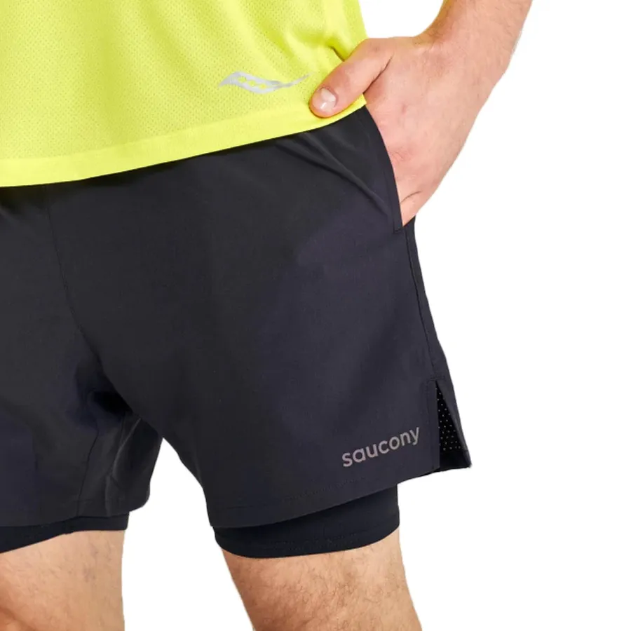 Imagen 2 de 5 de Shorts Saucony Outpace 2 en 1-NEGRO
