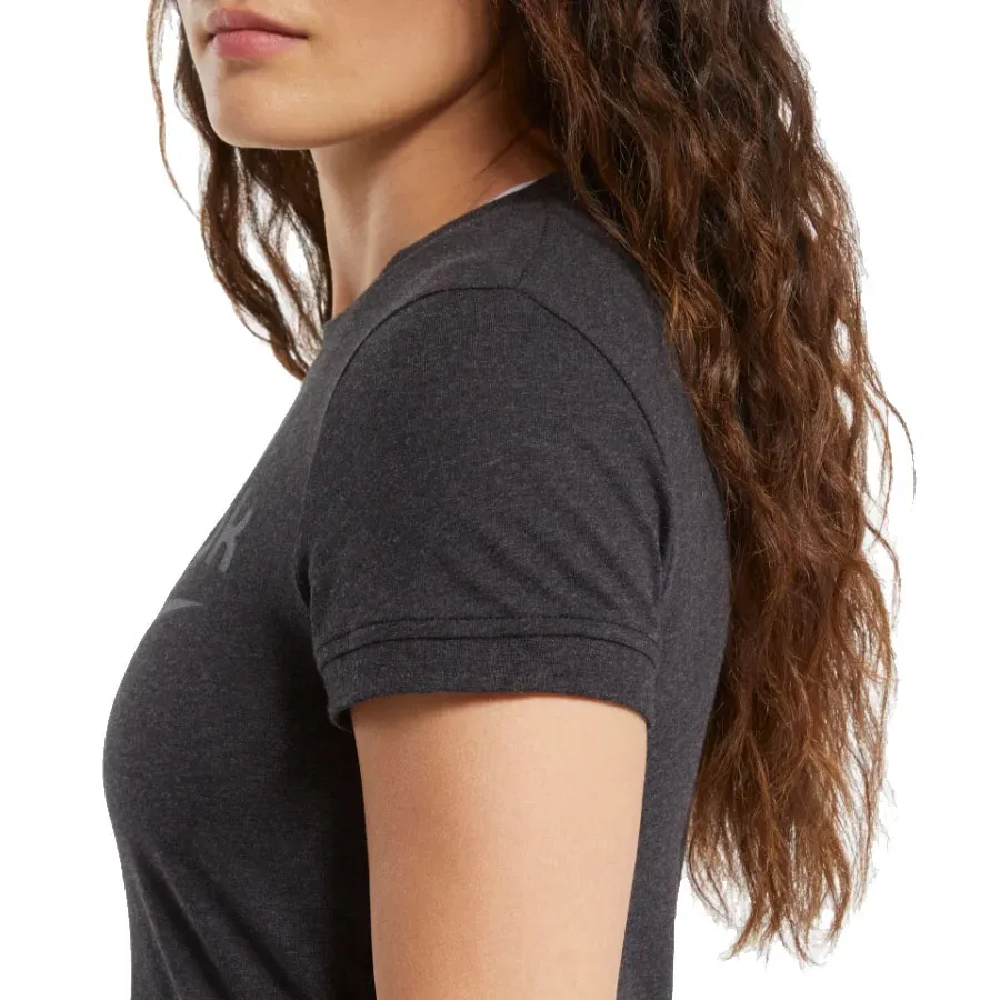 Imagen 2 de 6 de Remera Reebok Texture Logo-NEGRO