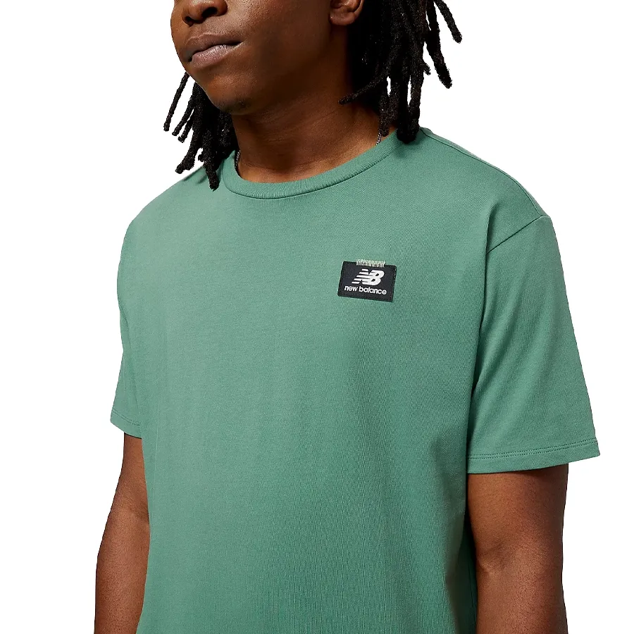 Imagen 3 de 5 de Remera New Balance All Terrain Graphic-VERDE MILITAR