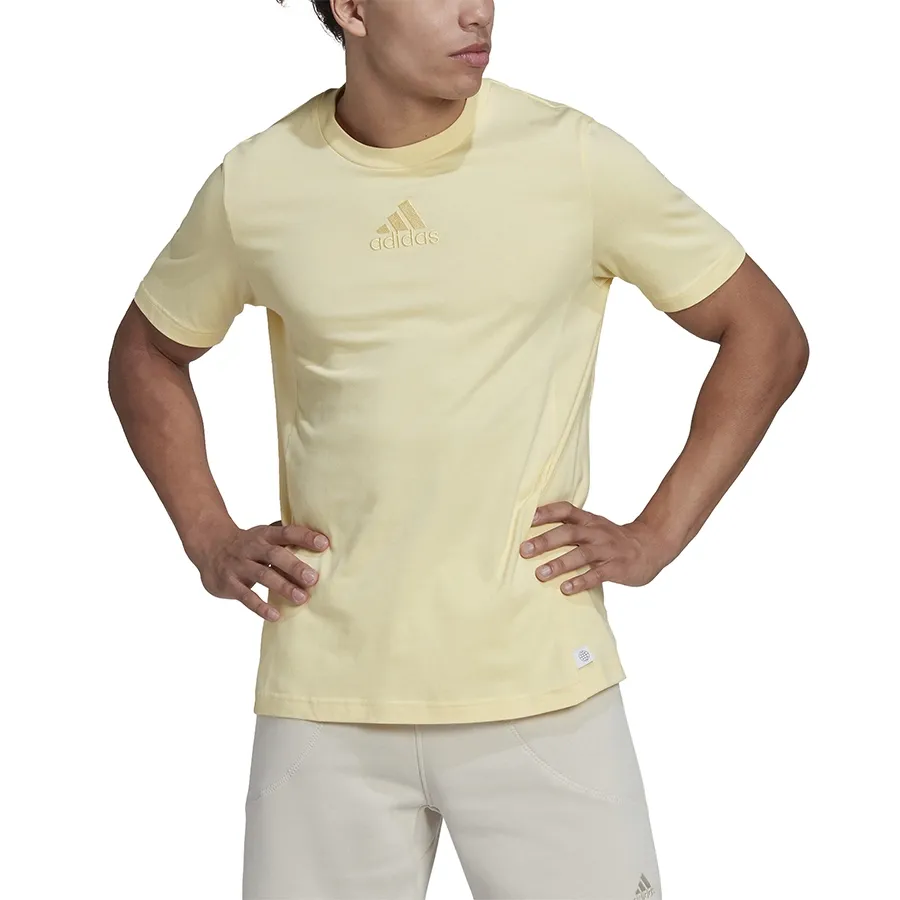 Imagen 2 de 6 de Remera adidas Studio Lounge-AMARILLO